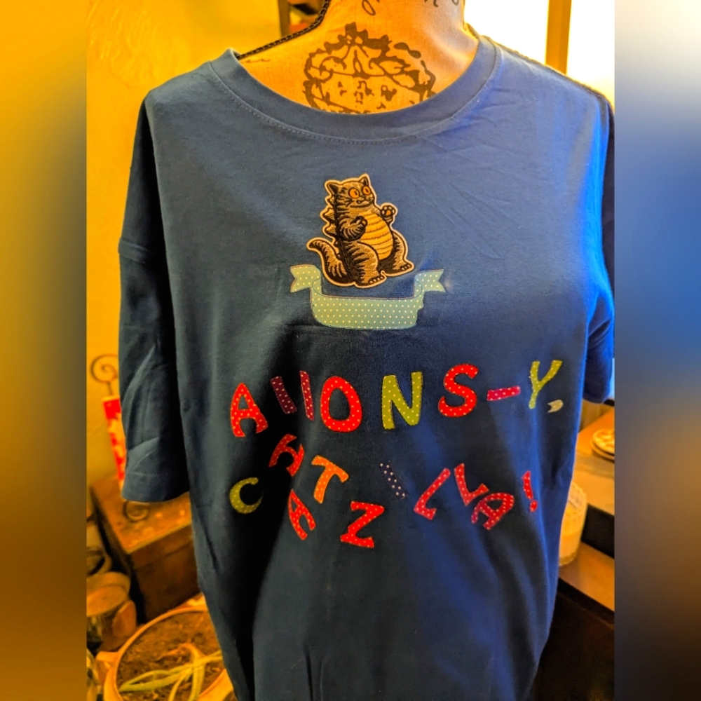 NWT🌟Cotton SS TEE🔥FRENCH AVANT GARDE CATZILLA 🪡EMBROID 🌿PEACE GARDEN DESIGNS